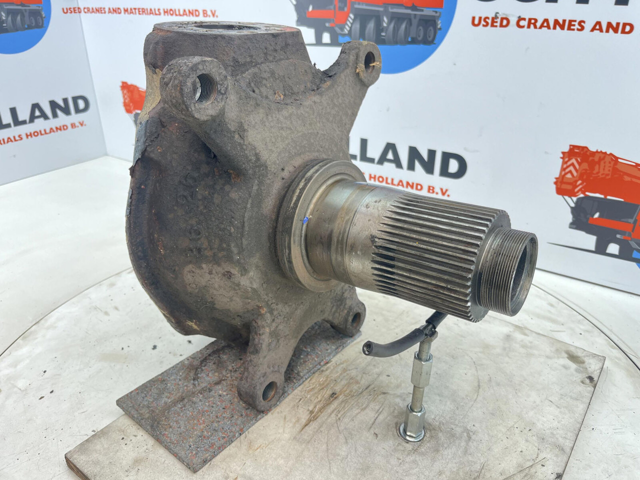 Krupp 70 GMT Steering knuckle axle 1 - Premnik za Avtodvigalo: slika 3 Krupp 70 GMT Steering knuckle axle 1 - Premnik za Avtodvigalo: slika 3