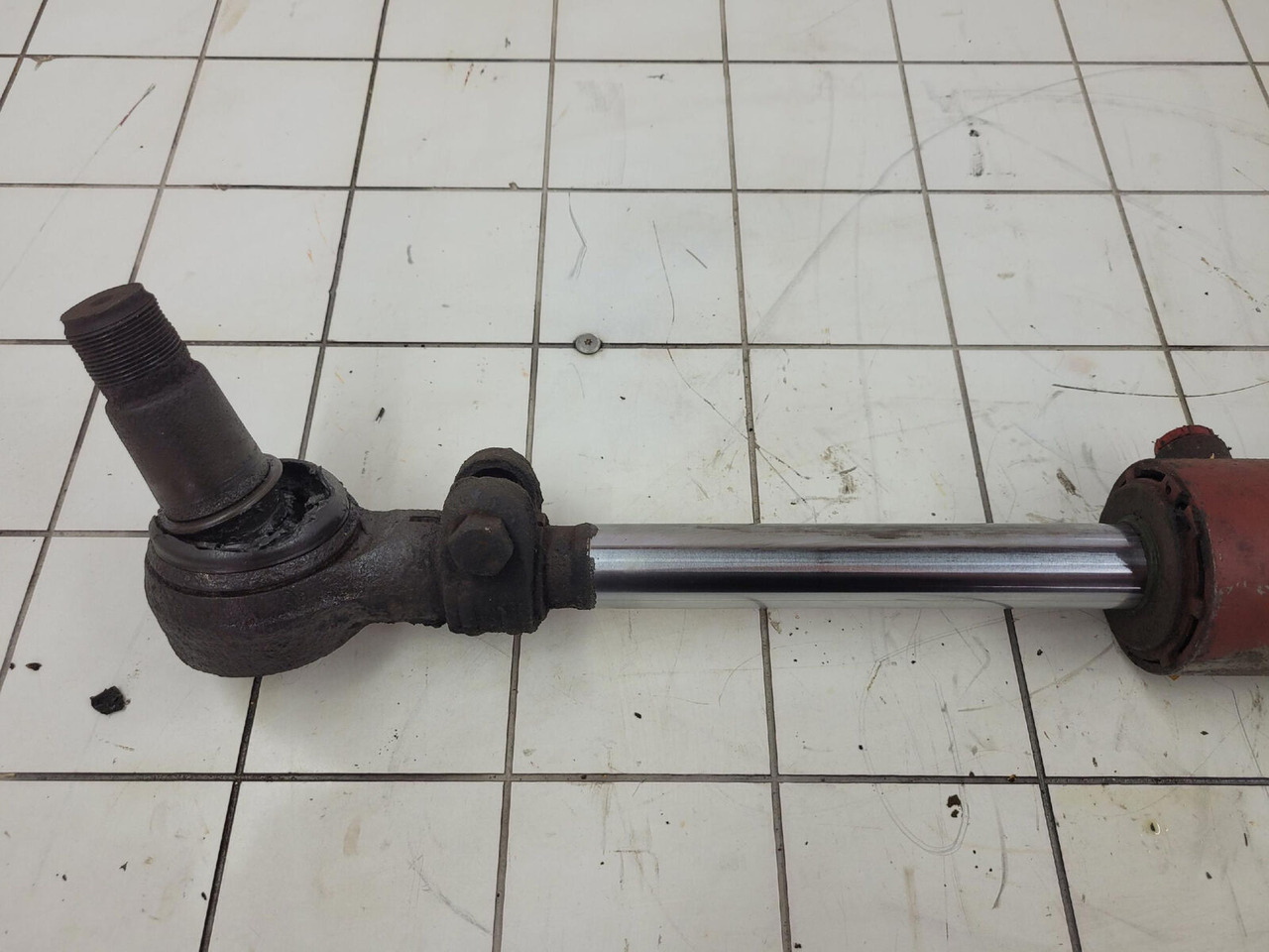Krupp 70 GMT steering cylinder - Hidravlični cilinder za Avtodvigalo: slika 5 Krupp 70 GMT steering cylinder - Hidravlični cilinder za Avtodvigalo: slika 5