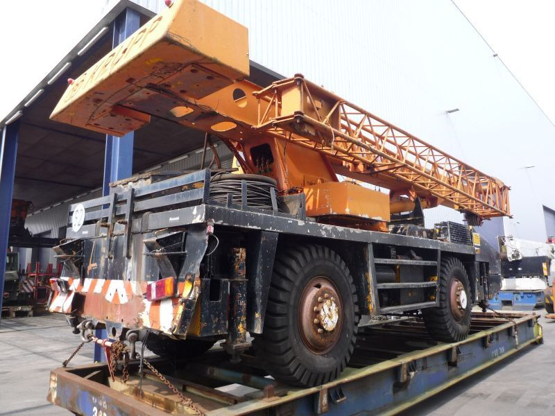 Krupp KMK 2025 for parts - Avtodvigalo za vse namene: slika 2 Krupp KMK 2025 for parts - Avtodvigalo za vse namene: slika 2
