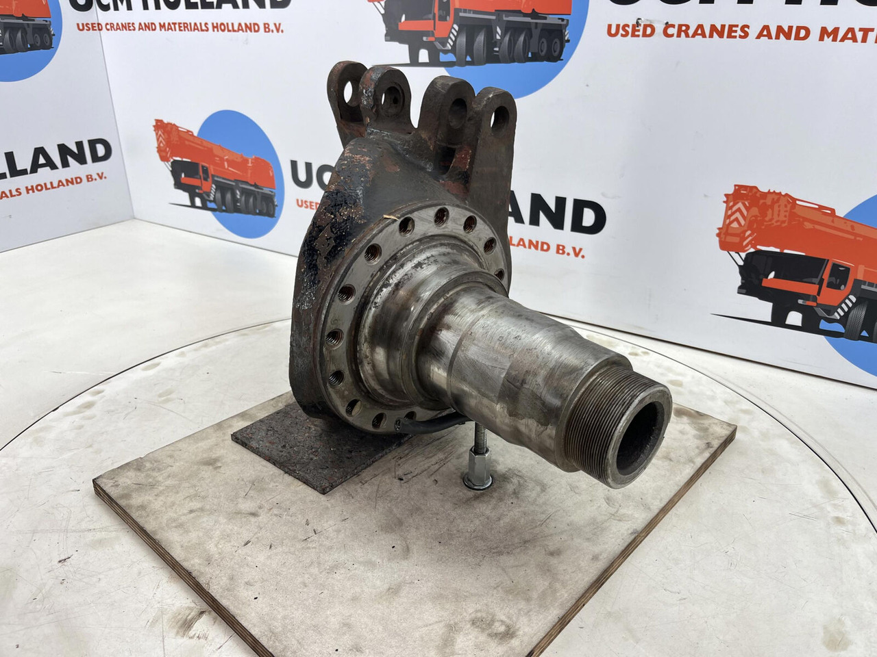 Krupp KMK 3045 Steering knuckle 16 holes - Premnik za Avtodvigalo: slika 3 Krupp KMK 3045 Steering knuckle 16 holes - Premnik za Avtodvigalo: slika 3