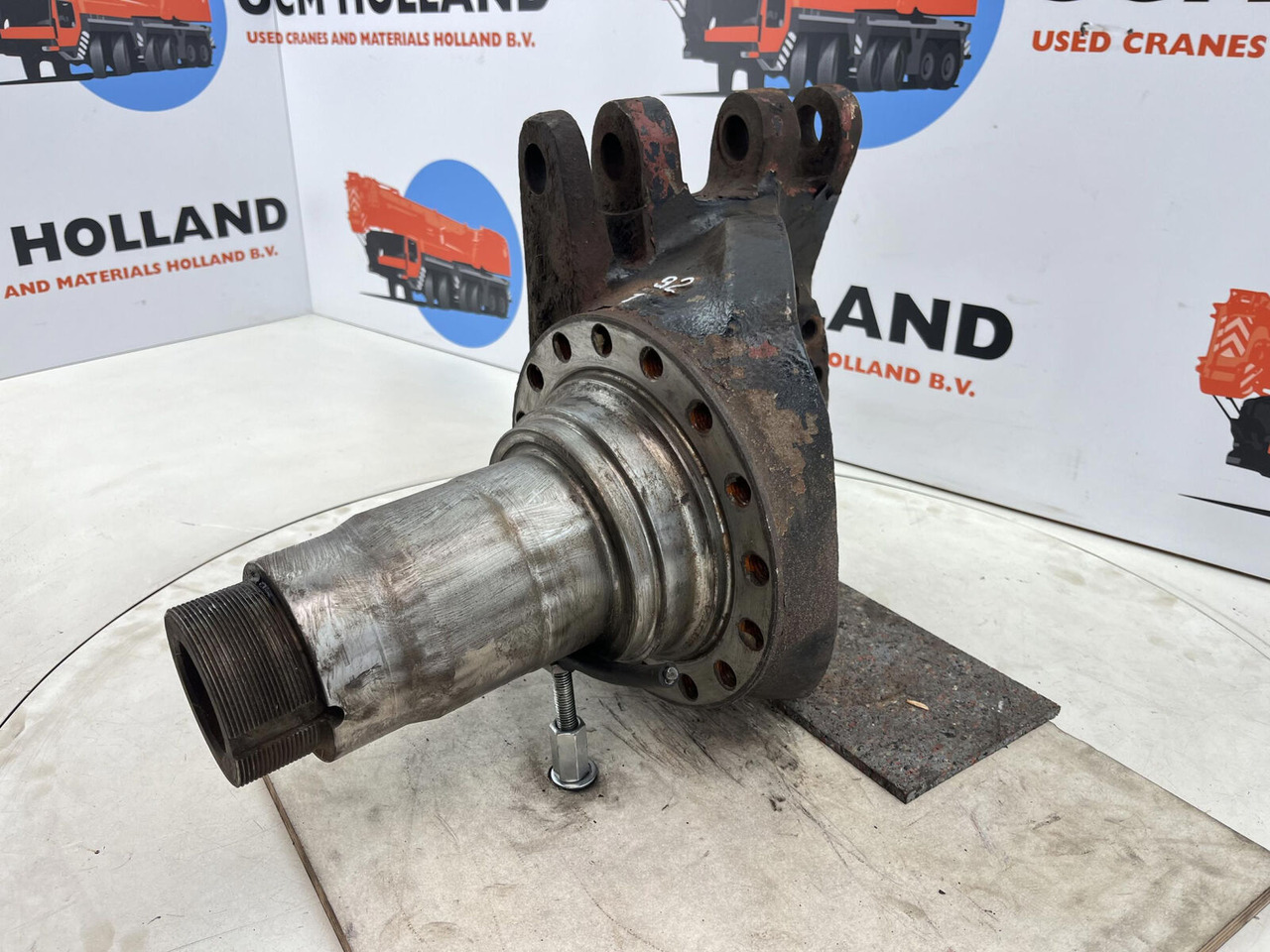 Krupp KMK 3045 Steering knuckle 16 holes - Premnik za Avtodvigalo: slika 1 Krupp KMK 3045 Steering knuckle 16 holes - Premnik za Avtodvigalo: slika 1