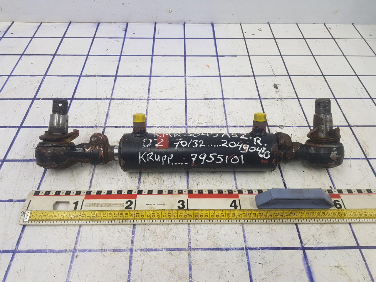Krupp KMK 3045 steering cylinder - Hidravlični cilinder za Avtodvigalo: slika 1 Krupp KMK 3045 steering cylinder - Hidravlični cilinder za Avtodvigalo: slika 1