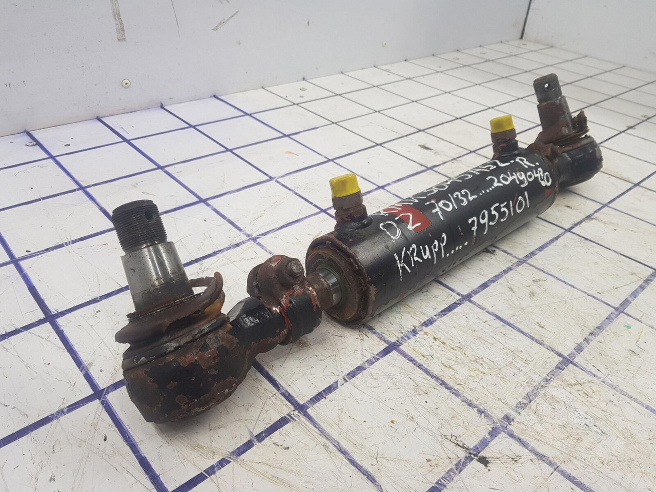 Krupp KMK 3045 steering cylinder - Hidravlični cilinder za Avtodvigalo: slika 3 Krupp KMK 3045 steering cylinder - Hidravlični cilinder za Avtodvigalo: slika 3