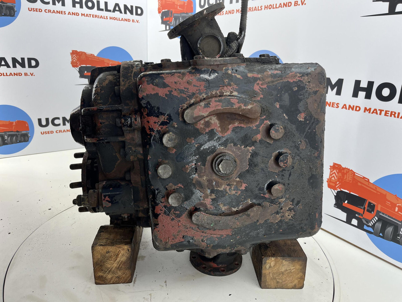 Diferencialni menjalnik za Avtodvigalo Krupp KMK 4070 diff box: slika 6 Diferencialni menjalnik za Avtodvigalo Krupp KMK 4070 diff box: slika 6