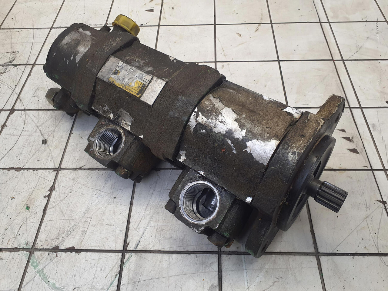 Krupp KMK 5100 3 way gear pump - Hidravlična črpalka za Avtodvigalo: slika 4 Krupp KMK 5100 3 way gear pump - Hidravlična črpalka za Avtodvigalo: slika 4