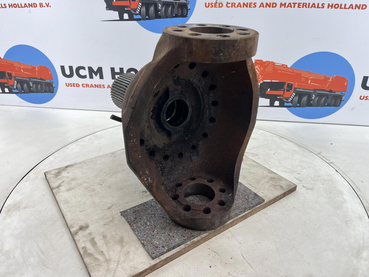 Krupp KMK 5100 Steering knuckle 16 holes axle 1 - Premnik za Avtodvigalo: slika 4 Krupp KMK 5100 Steering knuckle 16 holes axle 1 - Premnik za Avtodvigalo: slika 4