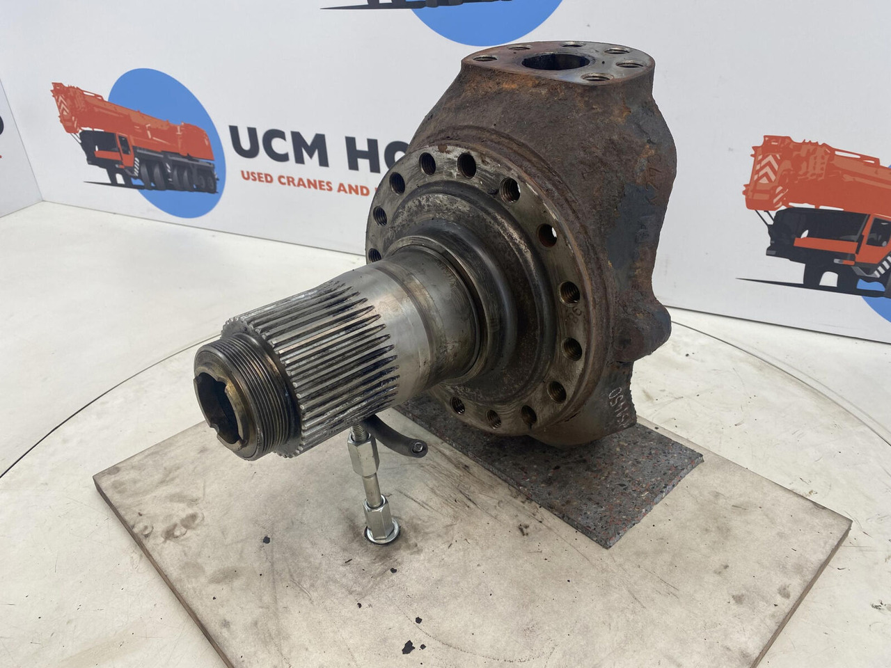 Liebherr LTM 1025 Steering knuckle 16 holes axle 1 - Premnik za Avtodvigalo: slika 1 Liebherr LTM 1025 Steering knuckle 16 holes axle 1 - Premnik za Avtodvigalo: slika 1