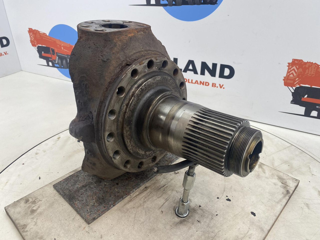 Liebherr LTM 1025 Steering knuckle 16 holes axle 1 - Premnik za Avtodvigalo: slika 3 Liebherr LTM 1025 Steering knuckle 16 holes axle 1 - Premnik za Avtodvigalo: slika 3