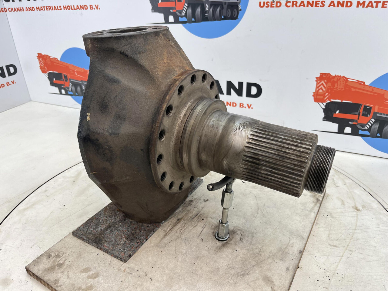 Liebherr LTM 1035 Steering knuckle 16 holes axle 1 - Premnik za Avtodvigalo: slika 3 Liebherr LTM 1035 Steering knuckle 16 holes axle 1 - Premnik za Avtodvigalo: slika 3