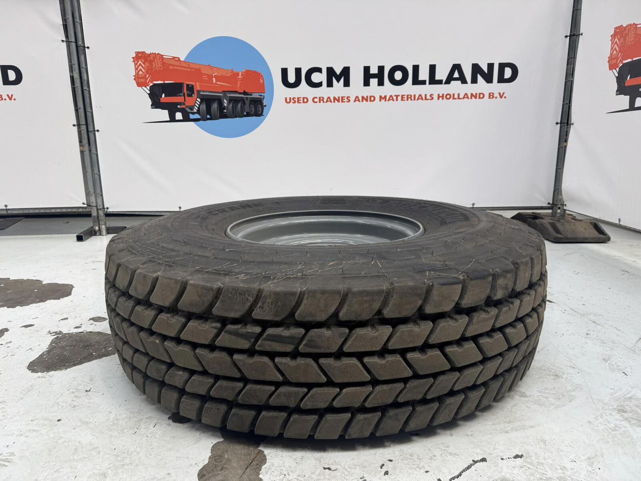 Liebherr Wheel 445/95 R25 10 12 1p - Kompletno kolo za Žerjav: slika 2 Liebherr Wheel 445/95 R25 10 12 1p - Kompletno kolo za Žerjav: slika 2