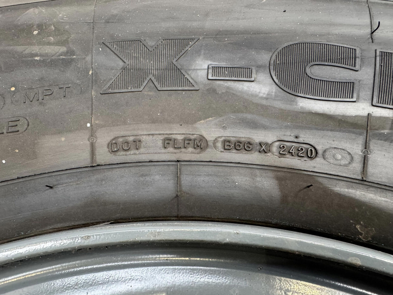 Liebherr Wheel 445/95 R25 10 12 1p - Kompletno kolo za Žerjav: slika 4 Liebherr Wheel 445/95 R25 10 12 1p - Kompletno kolo za Žerjav: slika 4