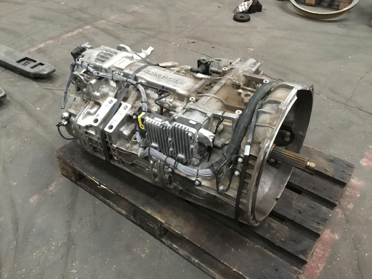 Mercedes-Benz GMK 4100, 4100-L, 5095, 5110-1, 5130 -2 gearbox G240-16 - Menjalnik za Avtodvigalo: slika 1 Mercedes-Benz GMK 4100, 4100-L, 5095, 5110-1, 5130 -2 gearbox G240-16 - Menjalnik za Avtodvigalo: slika 1