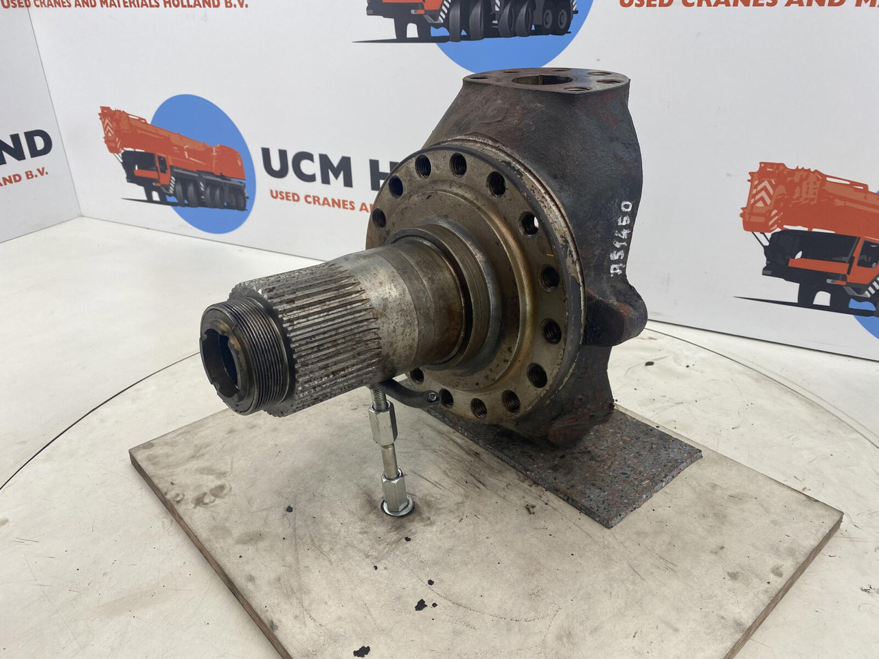 PPM 280 ATT Steering knuckle 16 holes axle 1 - Premnik za Žerjav: slika 1 PPM 280 ATT Steering knuckle 16 holes axle 1 - Premnik za Žerjav: slika 1