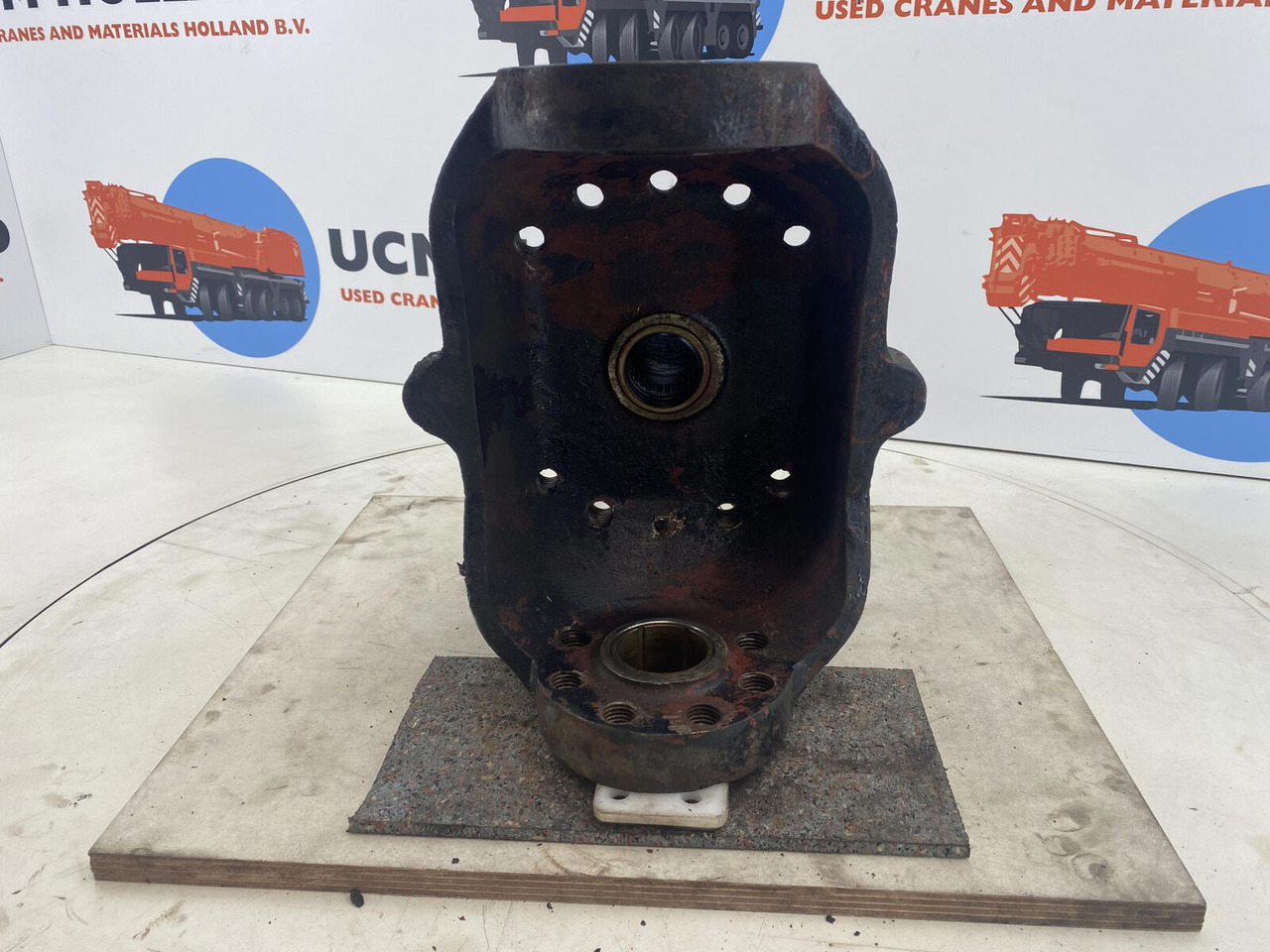 PPM 280 ATT Steering knuckle 16 holes axle 1 - Premnik za Žerjav: slika 5 PPM 280 ATT Steering knuckle 16 holes axle 1 - Premnik za Žerjav: slika 5