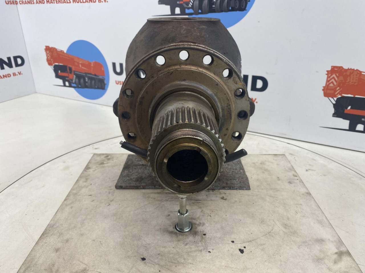 PPM 280 ATT Steering knuckle 16 holes axle 1 - Premnik za Žerjav: slika 2 PPM 280 ATT Steering knuckle 16 holes axle 1 - Premnik za Žerjav: slika 2