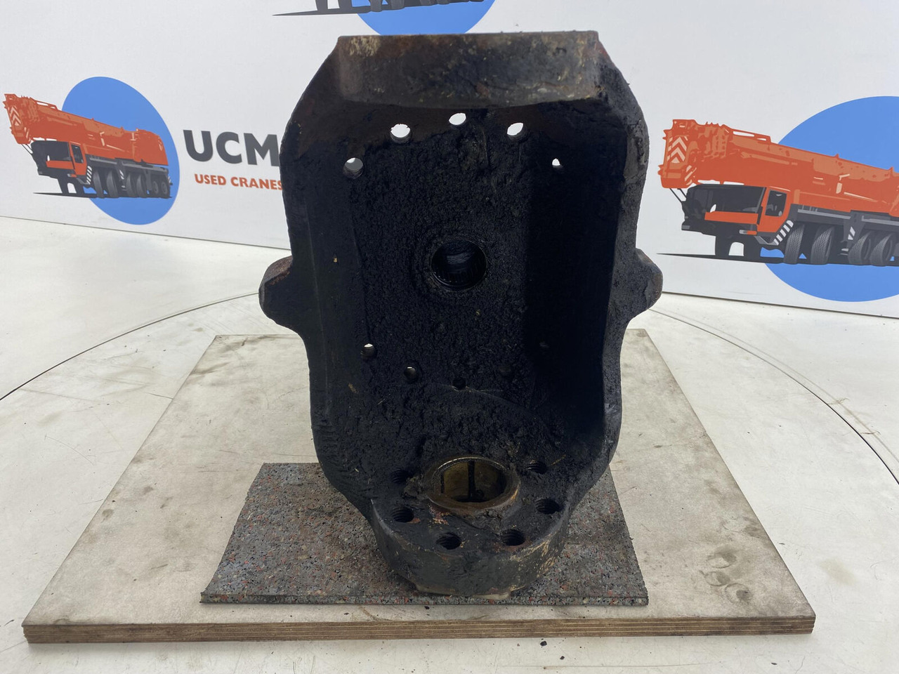 PPM 280 ATT Steering knuckle 16 holes axle 2 - Premnik za Žerjav: slika 5 PPM 280 ATT Steering knuckle 16 holes axle 2 - Premnik za Žerjav: slika 5