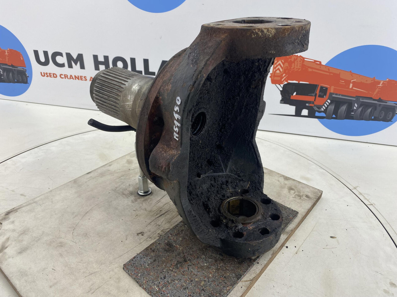 PPM 280 ATT Steering knuckle 16 holes axle 2 - Premnik za Žerjav: slika 4 PPM 280 ATT Steering knuckle 16 holes axle 2 - Premnik za Žerjav: slika 4
