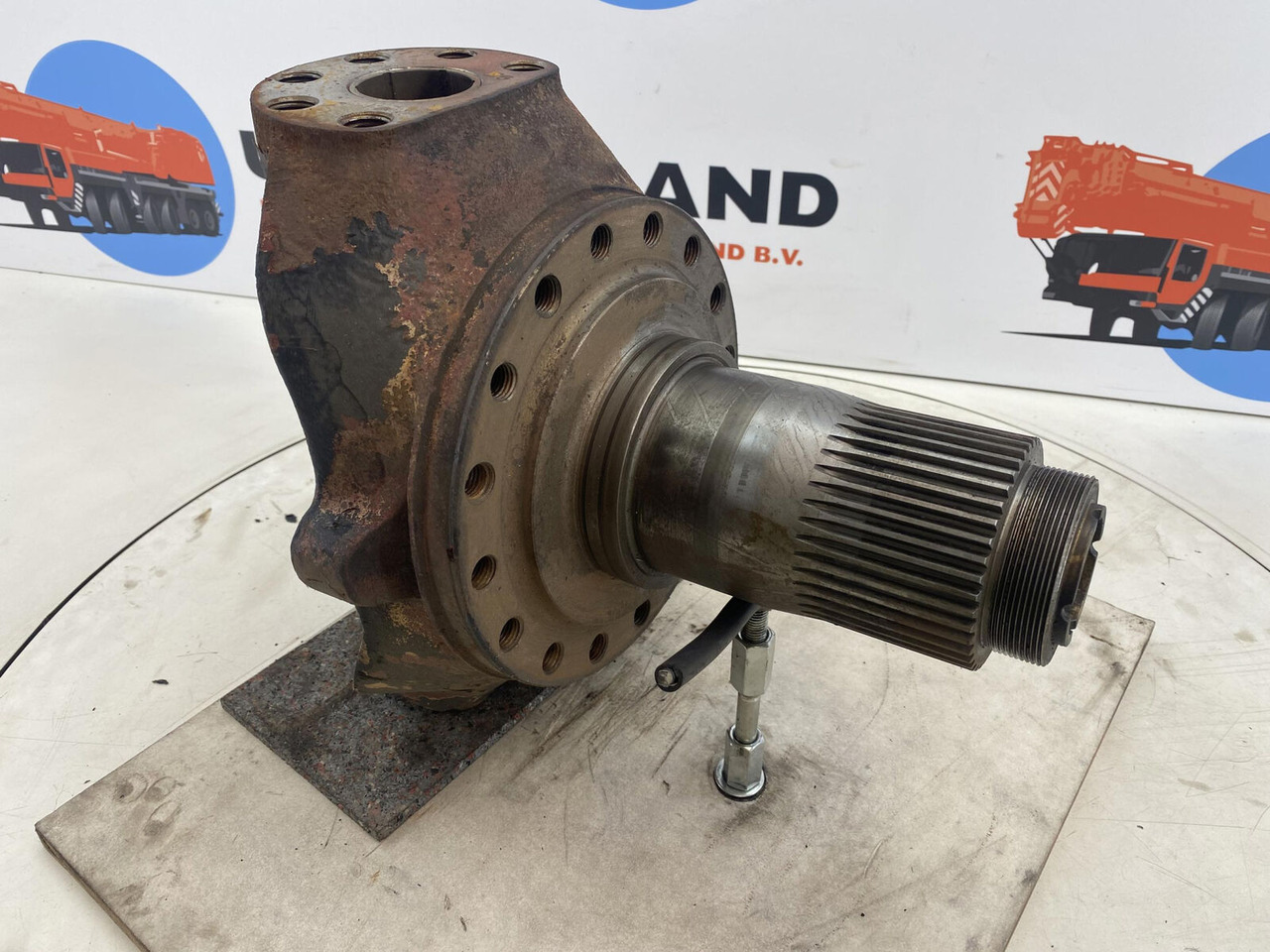 PPM 280 ATT Steering knuckle 16 holes axle 2 - Premnik za Žerjav: slika 3 PPM 280 ATT Steering knuckle 16 holes axle 2 - Premnik za Žerjav: slika 3