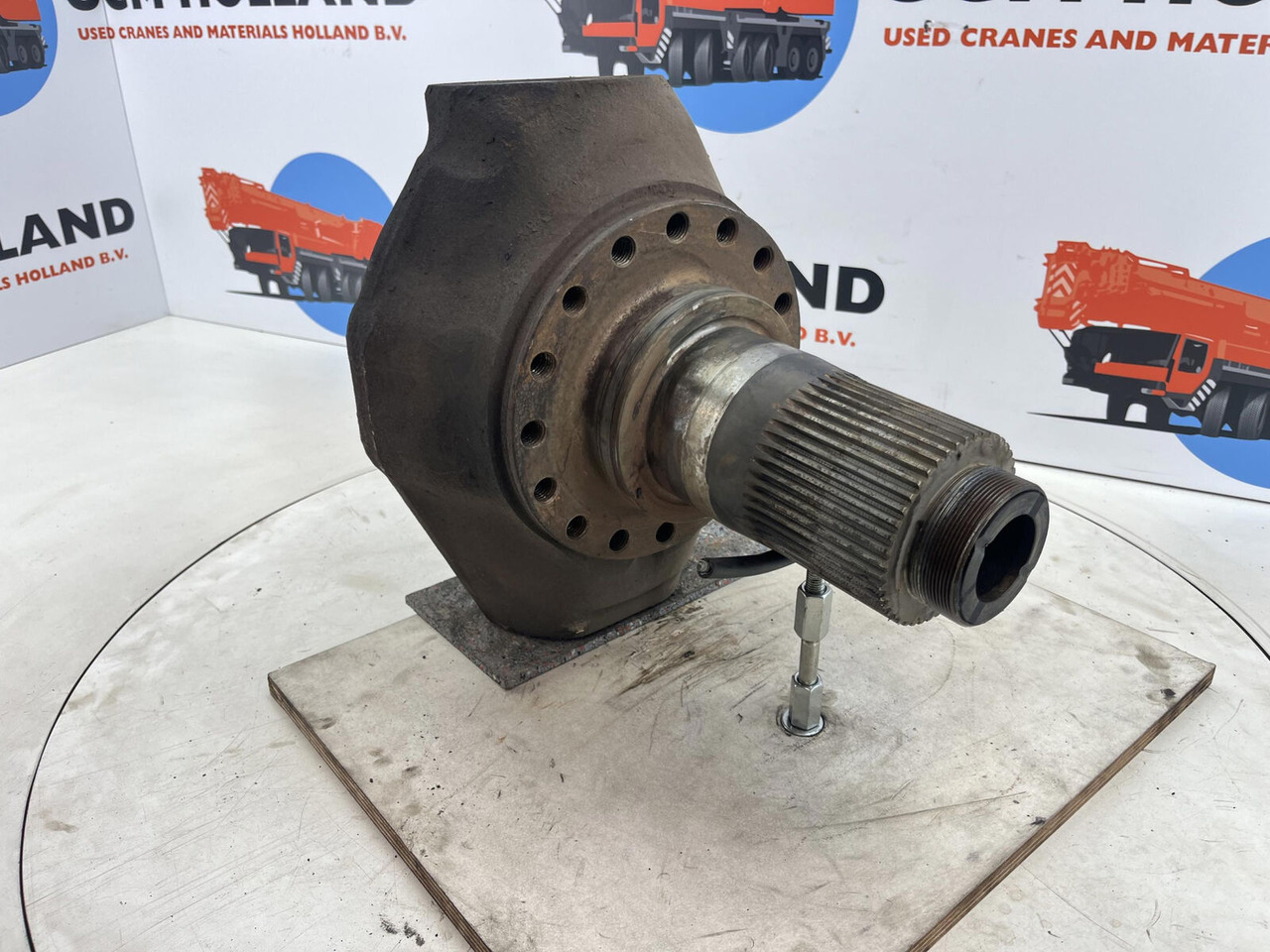 PPM ATT 400 Steering knuckle 16 holes axle 1 - Premnik za Žerjav: slika 3 PPM ATT 400 Steering knuckle 16 holes axle 1 - Premnik za Žerjav: slika 3