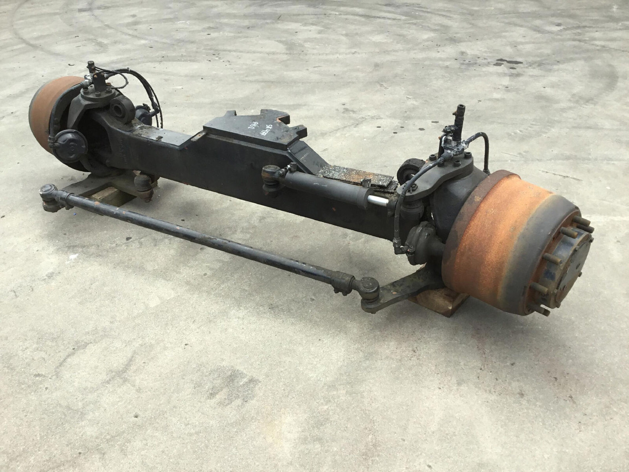 Spierings SK 477 axle 1 - Os in deli za Avtodvigalo: slika 2 Spierings SK 477 axle 1 - Os in deli za Avtodvigalo: slika 2