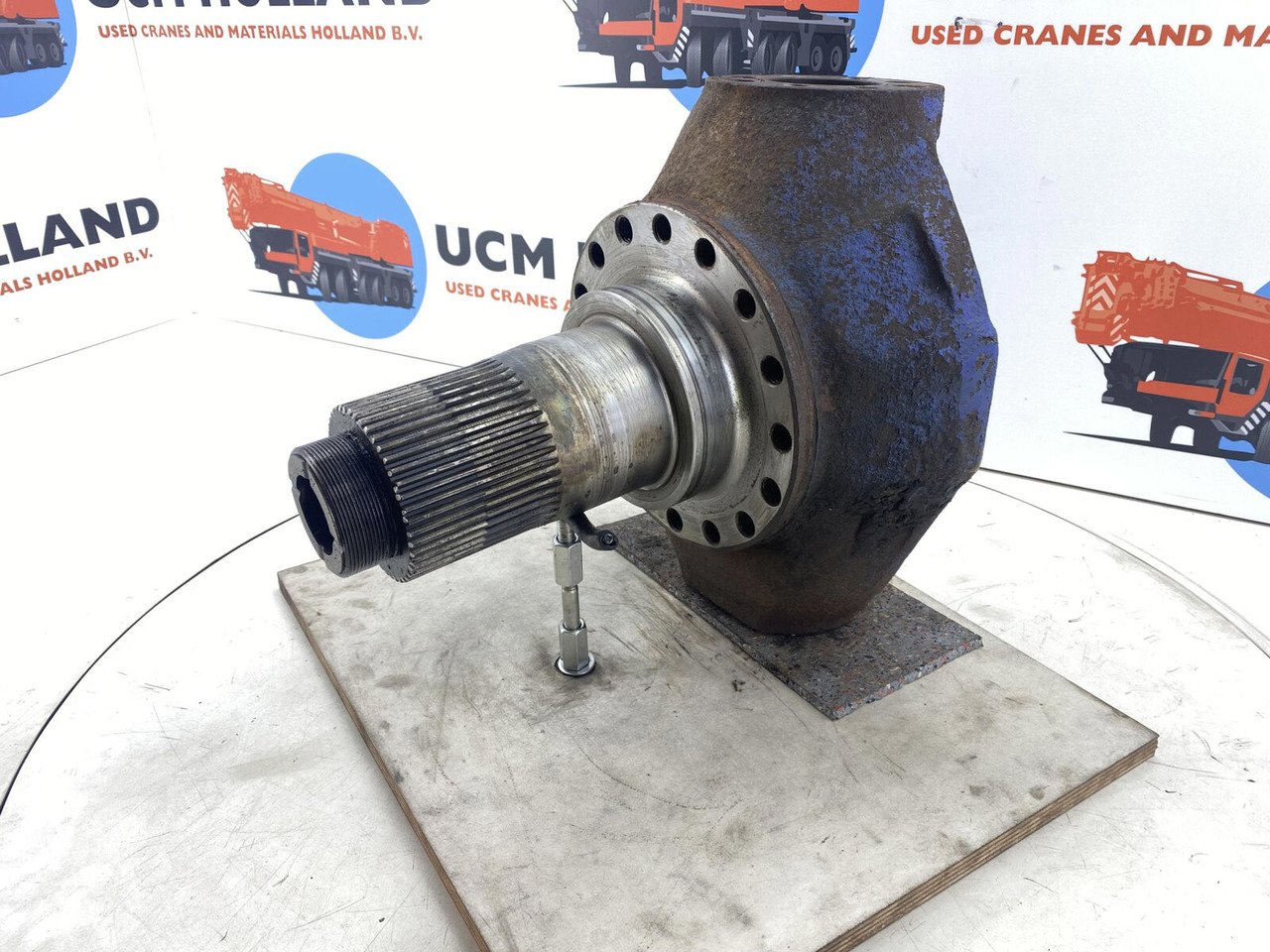 Terex AC 205 Steering knuckle 16 holes - Premnik za Avtodvigalo: slika 1 Terex AC 205 Steering knuckle 16 holes - Premnik za Avtodvigalo: slika 1