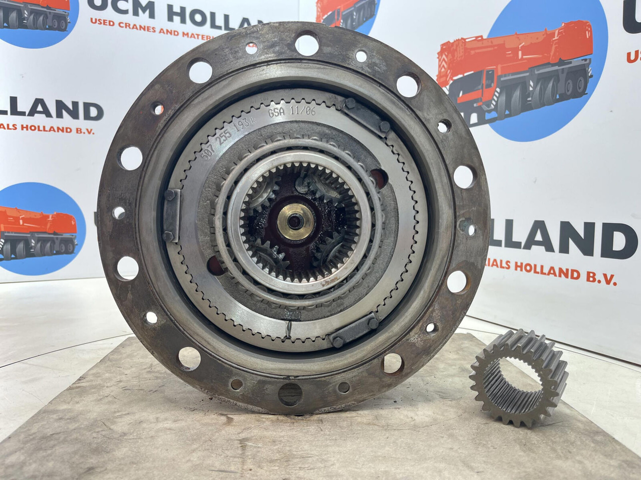 Terex AC 35 planetary gear 22-25-74-40-4pl-H137-46 - Bočni reduktor za Avtodvigalo: slika 5 Terex AC 35 planetary gear 22-25-74-40-4pl-H137-46 - Bočni reduktor za Avtodvigalo: slika 5