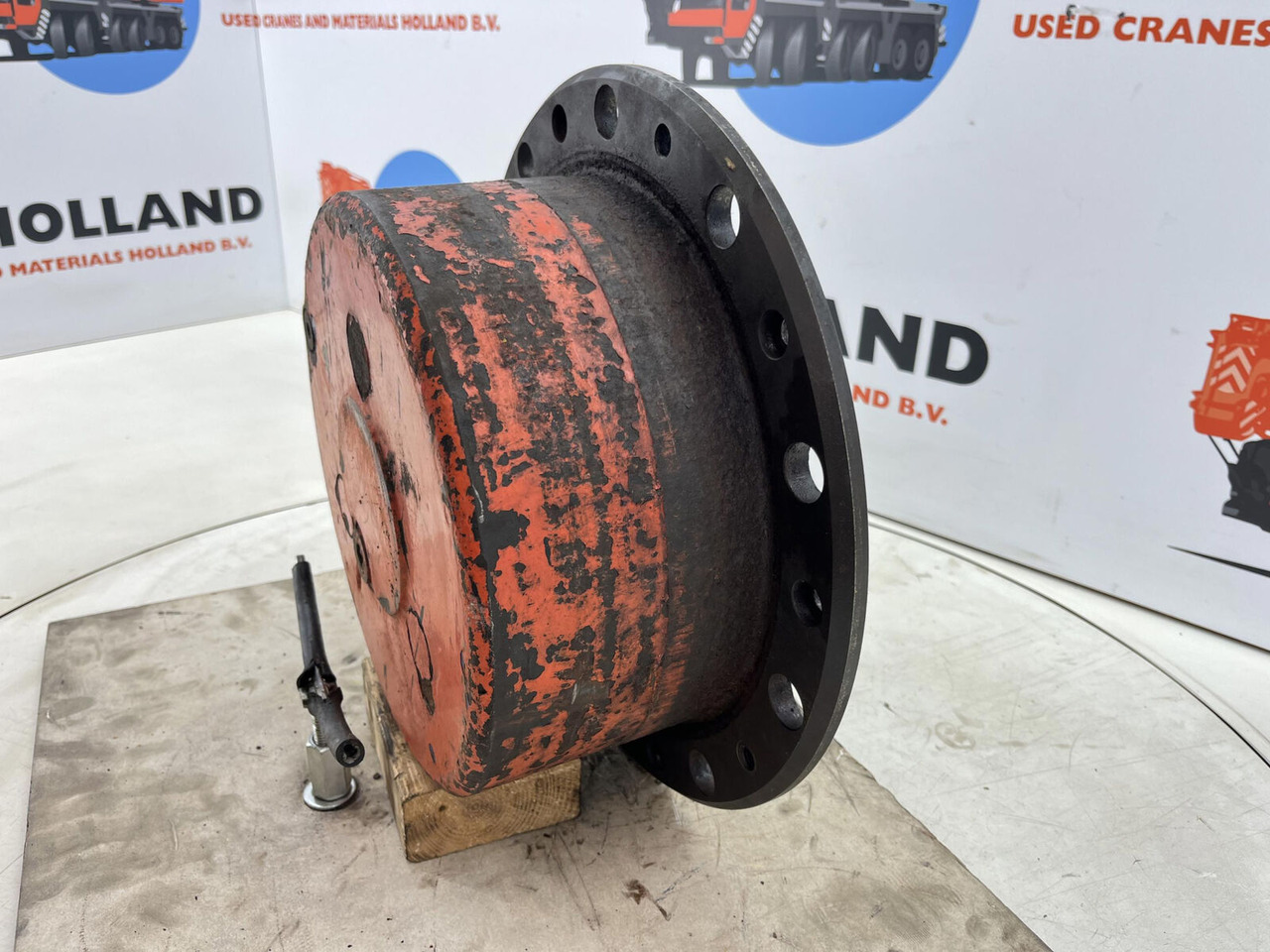 Terex AC 50 planetary gear 17-24-67-32-3pl-H135-46 - Bočni reduktor za Avtodvigalo: slika 2 Terex AC 50 planetary gear 17-24-67-32-3pl-H135-46 - Bočni reduktor za Avtodvigalo: slika 2