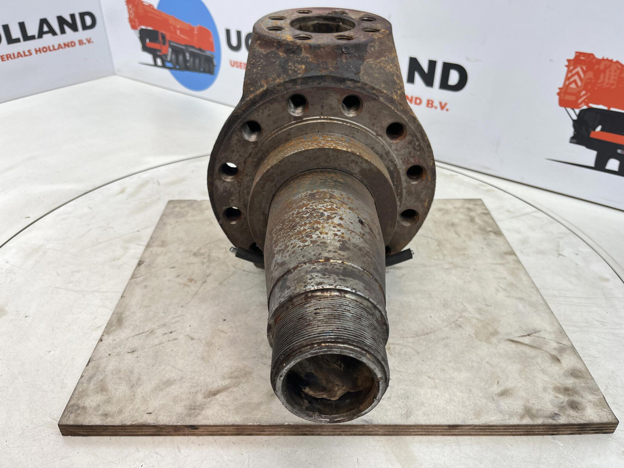 Terex HC 340 Steering knuckle 12 holes axle 2 - Premnik za Žerjav: slika 2 Terex HC 340 Steering knuckle 12 holes axle 2 - Premnik za Žerjav: slika 2
