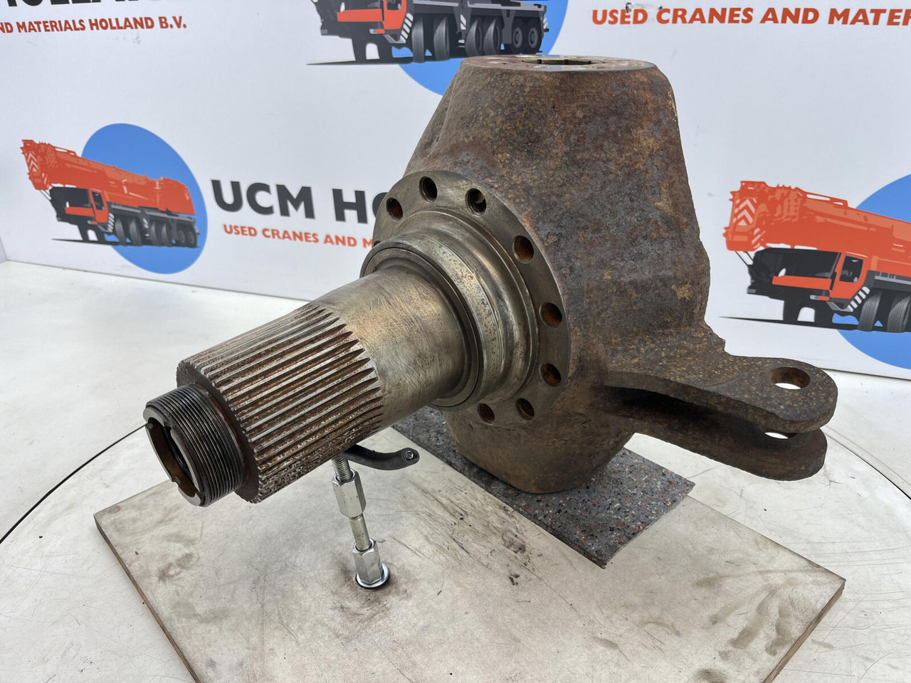 Terex HC 340 Steering knuckle 12 holes axle 3 - Premnik za Avtodvigalo: slika 1 Terex HC 340 Steering knuckle 12 holes axle 3 - Premnik za Avtodvigalo: slika 1