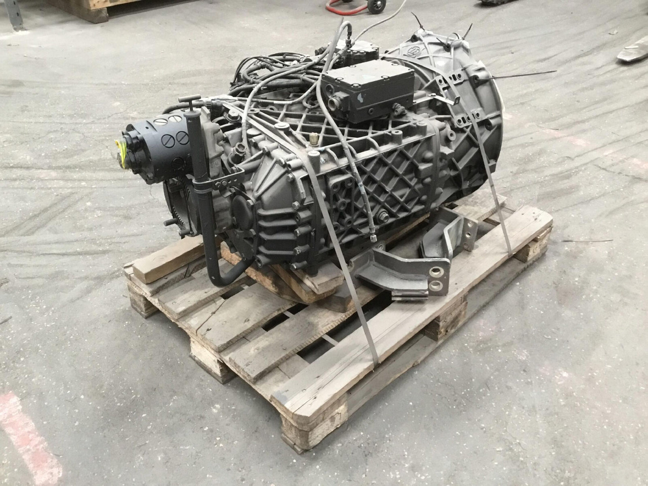 ZF ATF 60-4 gearbox EcoSplit 16-S-151 - Menjalnik za Avtodvigalo: slika 2 ZF ATF 60-4 gearbox EcoSplit 16-S-151 - Menjalnik za Avtodvigalo: slika 2