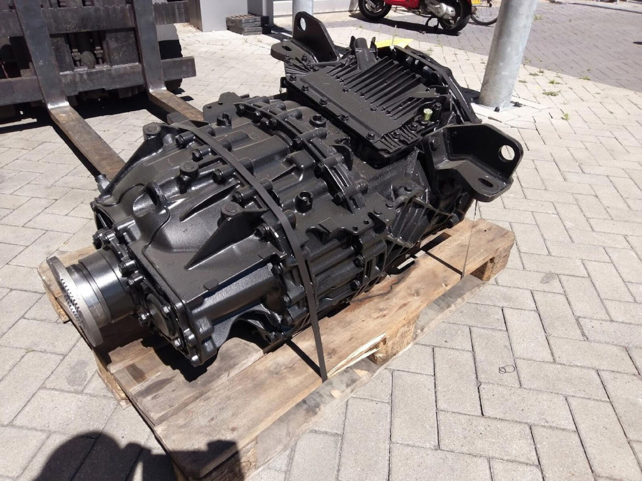 ZF LTM 1055-3.2 gearbox Astronic 12 AS 2302 - Menjalnik za Avtodvigalo: slika 4 ZF LTM 1055-3.2 gearbox Astronic 12 AS 2302 - Menjalnik za Avtodvigalo: slika 4