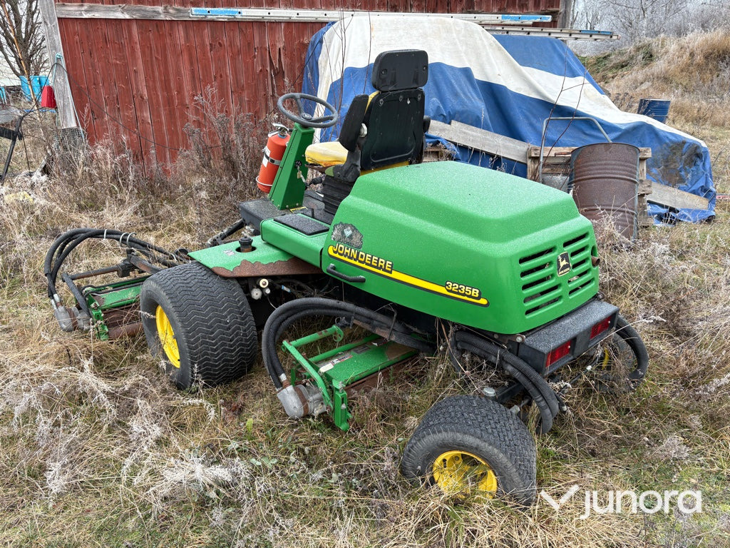 Gräsklippare - John Deere 3235B - Vrtna kosilnica: slika 4 Gräsklippare - John Deere 3235B - Vrtna kosilnica: slika 4