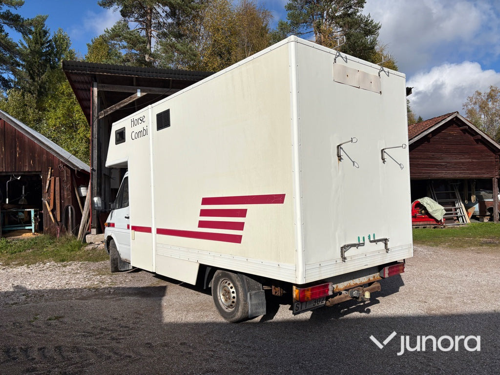 Hästtransport Mercedes-Benz 316 CDI - Alkoven avtodom: slika 3 Hästtransport Mercedes-Benz 316 CDI - Alkoven avtodom: slika 3