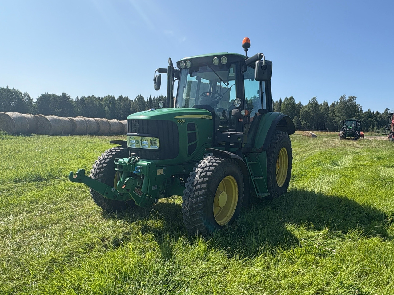 John Deere 6330 - Traktor: slika 1 John Deere 6330 - Traktor: slika 1
