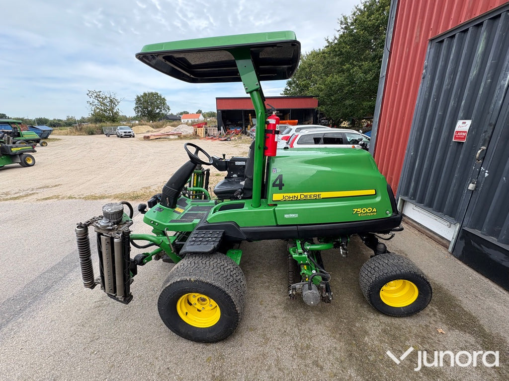 John Deere fairway-klippare 7500A E-Cut Hybrid - Vrtna kosilnica: slika 4 John Deere fairway-klippare 7500A E-Cut Hybrid - Vrtna kosilnica: slika 4