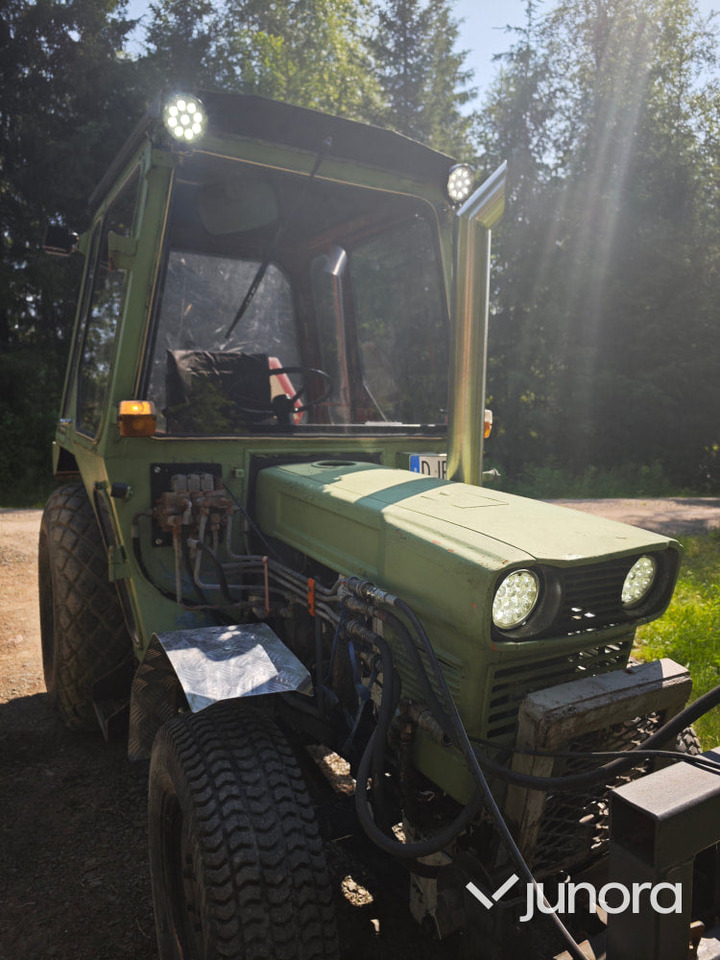 Kompakttraktor Kubota L245DT - Mini traktor: slika 3 Kompakttraktor Kubota L245DT - Mini traktor: slika 3