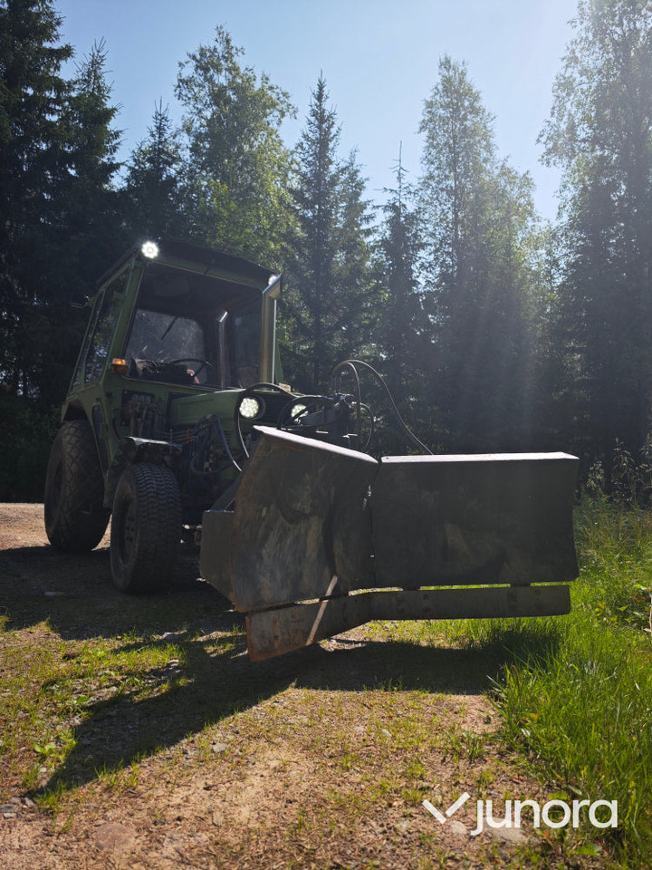 Kompakttraktor Kubota L245DT - Mini traktor: slika 2 Kompakttraktor Kubota L245DT - Mini traktor: slika 2
