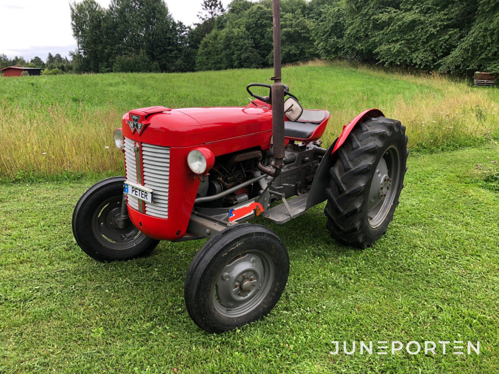 Massey Ferguson 25 - Traktor: slika 1 Massey Ferguson 25 - Traktor: slika 1