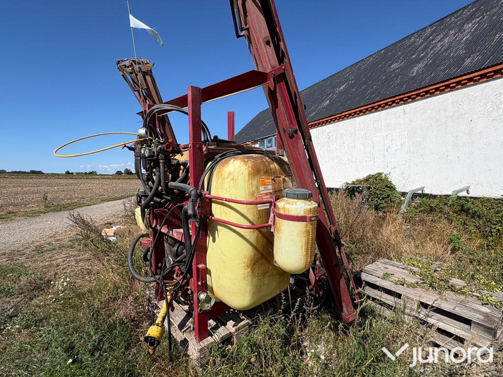 Växtspruta - Hardi, 1000L, 12M - Škropilnica montirana na traktor: slika 2 Växtspruta - Hardi, 1000L, 12M - Škropilnica montirana na traktor: slika 2