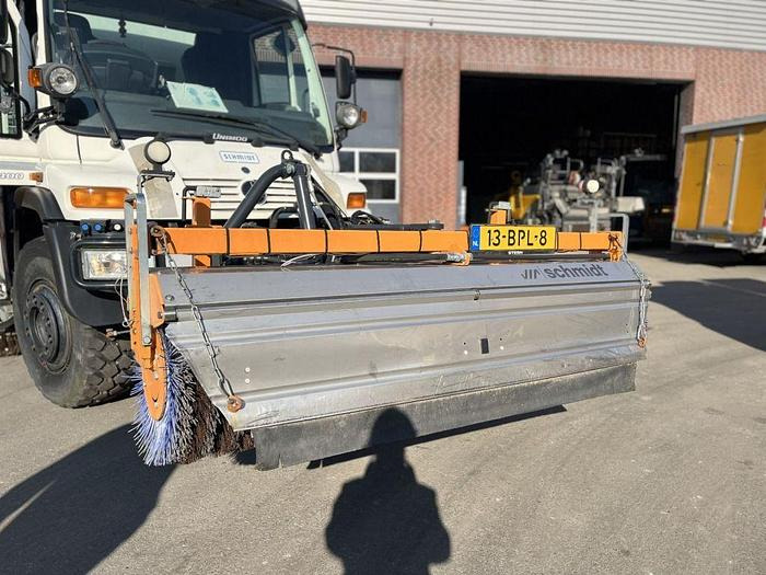 Mercedes-Benz Unimog U400 U400 4 x 2 / Schmidt SK350 sweeper - Vozilo za pometanje: slika 5 Mercedes-Benz Unimog U400 U400 4 x 2 / Schmidt SK350 sweeper - Vozilo za pometanje: slika 5