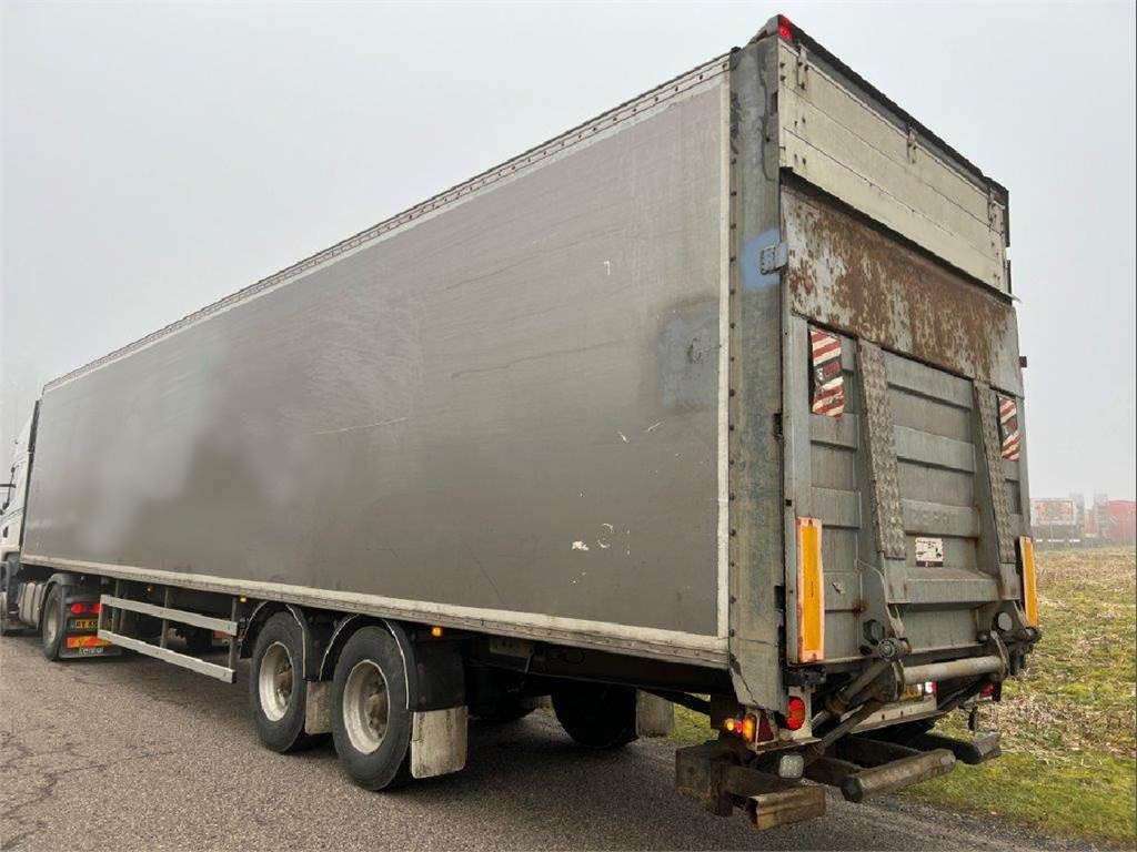 Fruehauf 13,6 mtr box - lodretstående lift - Polprikolica zabojnik: slika 4 Fruehauf 13,6 mtr box - lodretstående lift - Polprikolica zabojnik: slika 4