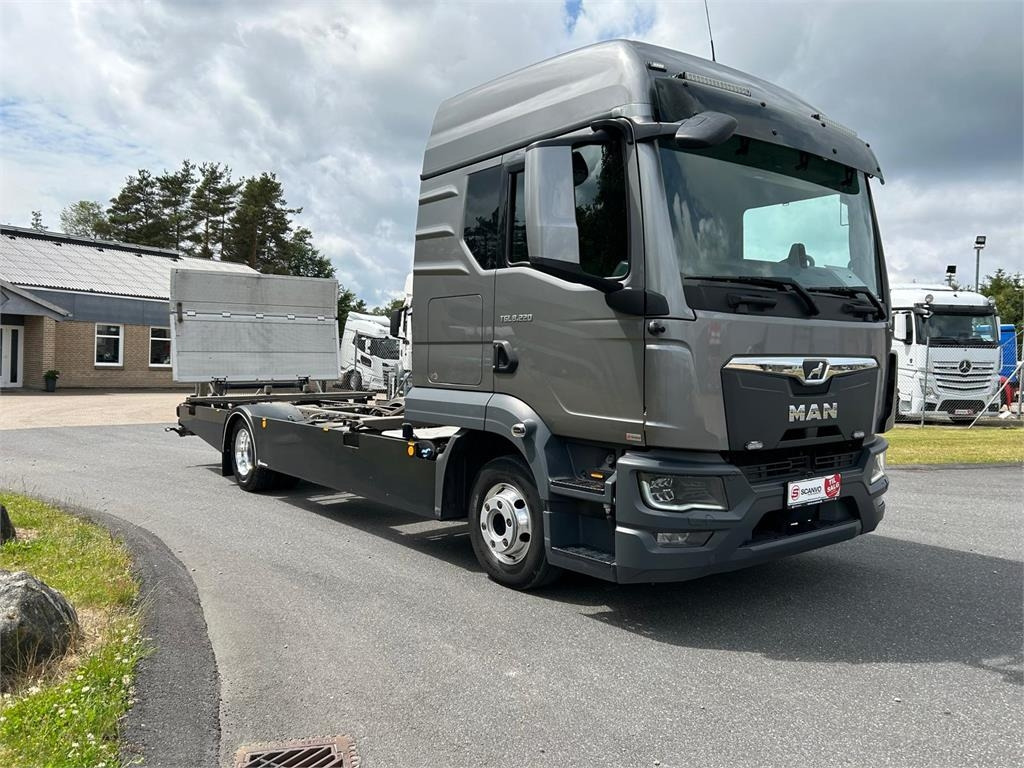 MAN TGL 8-220 4x2 BL incl. 2 stk veksellad - Kontejnerski tovornjak/ Tovornjak z zamenljivim tovoriščem: slika 2 MAN TGL 8-220 4x2 BL incl. 2 stk veksellad - Kontejnerski tovornjak/ Tovornjak z zamenljivim tovoriščem: slika 2