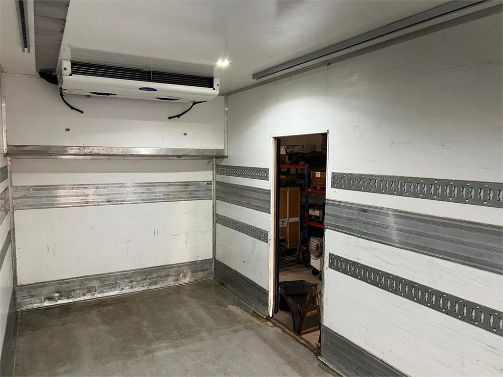 Mercedes-Benz Actros 2530 L 6x2*4 - Tovornjak hladilnik: slika 4 Mercedes-Benz Actros 2530 L 6x2*4 - Tovornjak hladilnik: slika 4