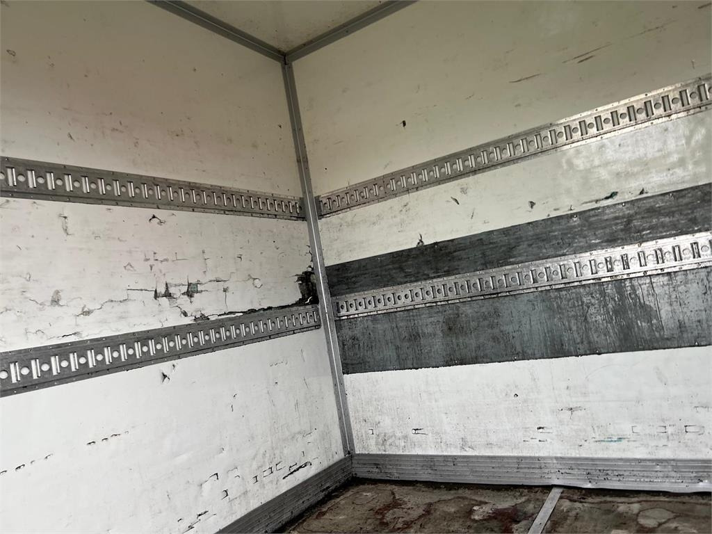 Tovornjak zabojnik Mercedes-Benz Sprinter 516 CDI: slika 17