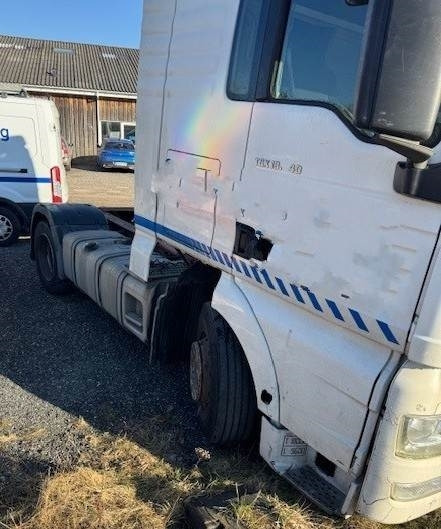 MAN TGX 18-440 4x2 LLS-U mega - Vlačilec: slika 2 MAN TGX 18-440 4x2 LLS-U mega - Vlačilec: slika 2