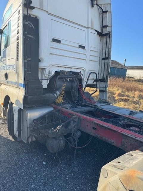 MAN TGX 18-440 4x2 LLS-U mega - Vlačilec: slika 3 MAN TGX 18-440 4x2 LLS-U mega - Vlačilec: slika 3