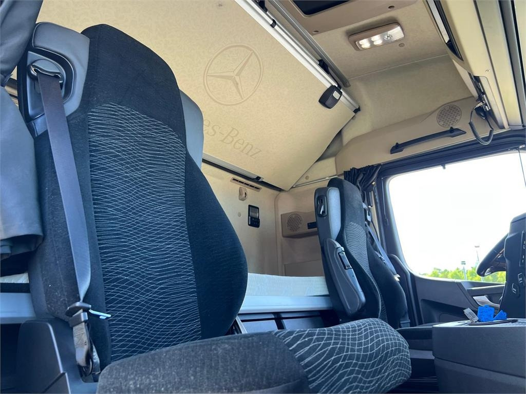 Vlačilec Mercedes-Benz Actros 2545 LS: slika 14