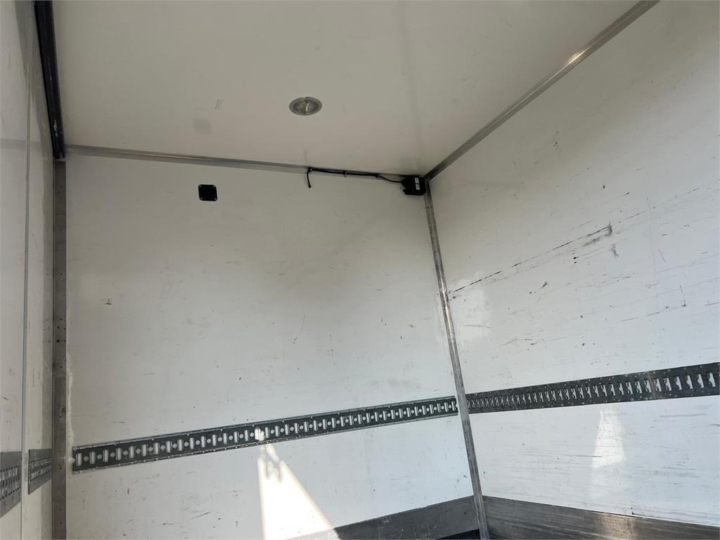 Volvo FL 16 ton 250HK - Tovornjak zabojnik: slika 5 Volvo FL 16 ton 250HK - Tovornjak zabojnik: slika 5