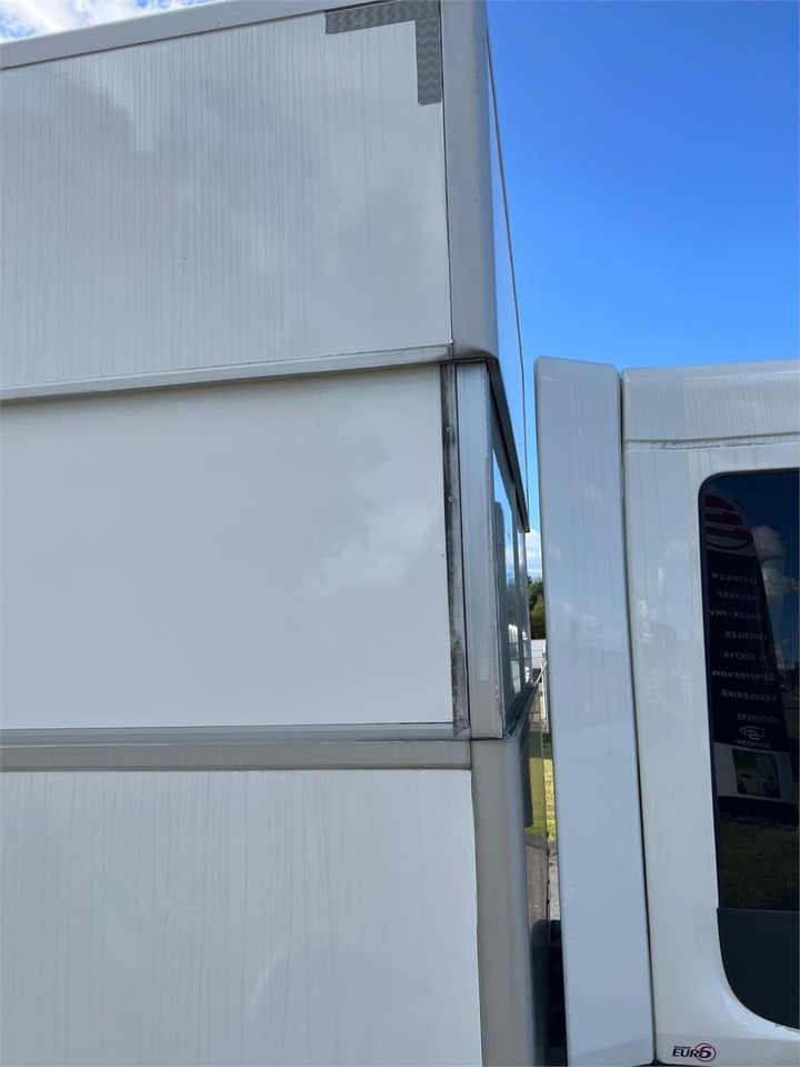 Volvo FL 250 16 ton - Tovornjak zabojnik: slika 3 Volvo FL 250 16 ton - Tovornjak zabojnik: slika 3