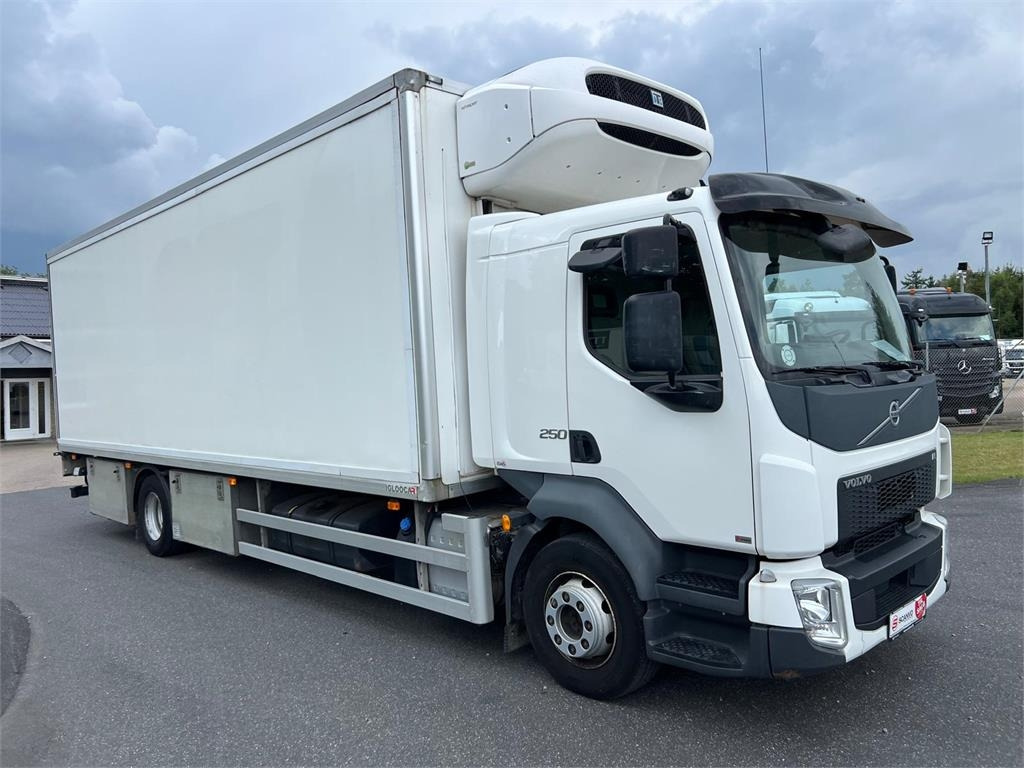 Volvo FL 250 16 ton - Tovornjak hladilnik: slika 2 Volvo FL 250 16 ton - Tovornjak hladilnik: slika 2